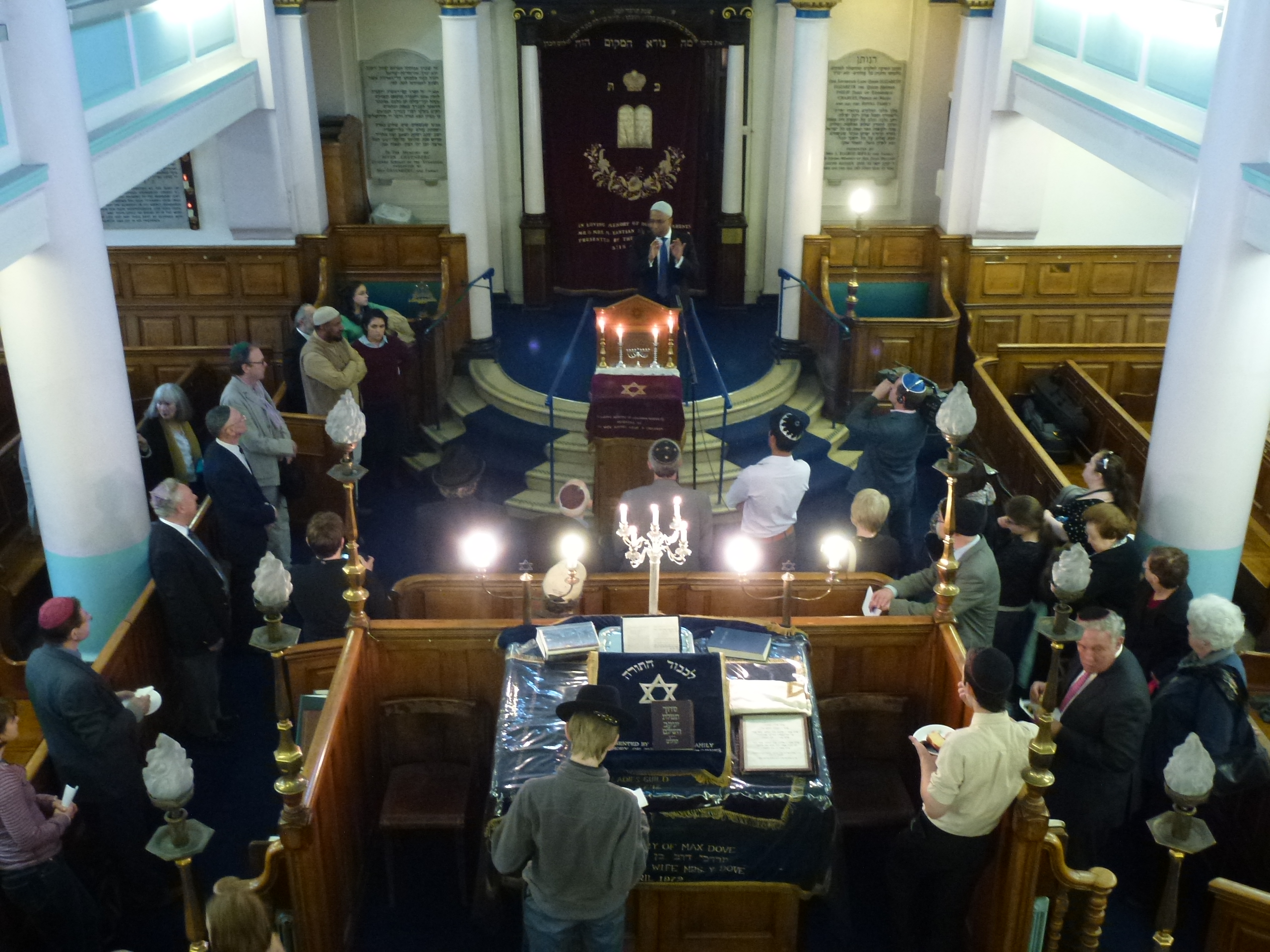 Lutfer Rahman addresses the community